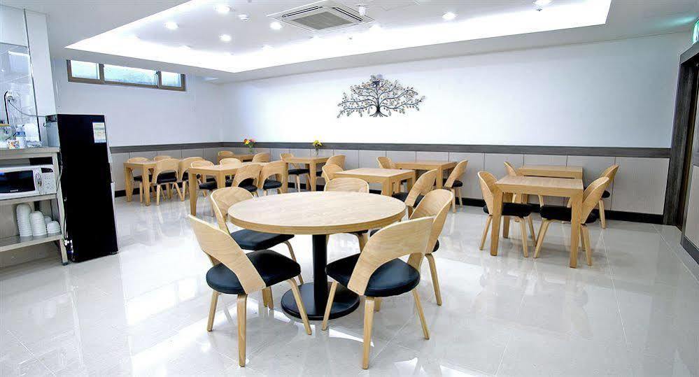 Jeju Arumdaun Resort Sihung-ni Exterior photo